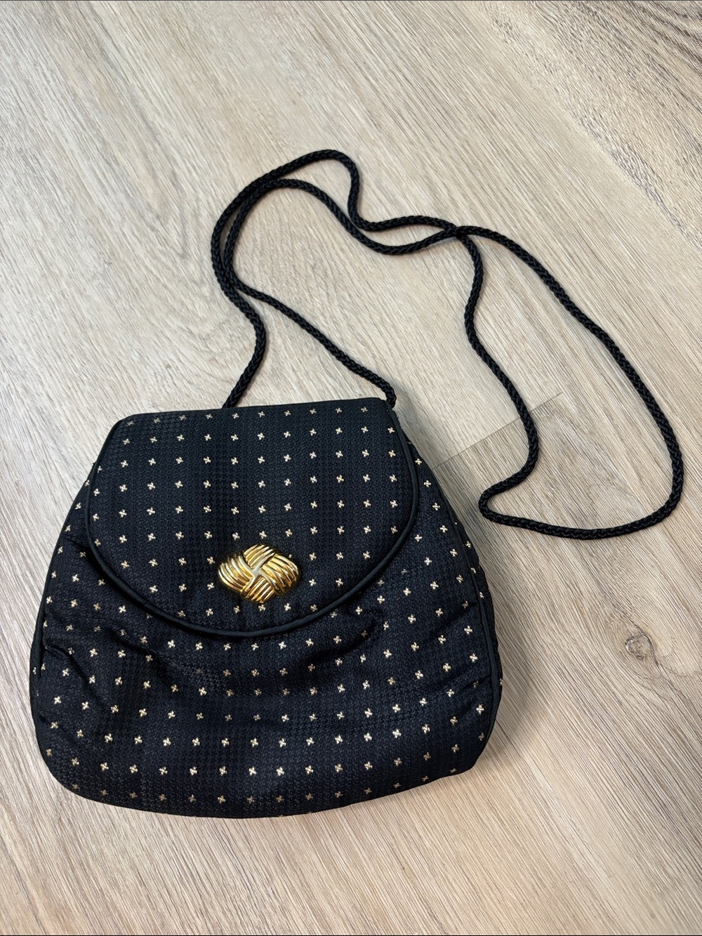 Vintage Whiting and Davis Black and Gold Star Cross Pattern Evening Bag elegant